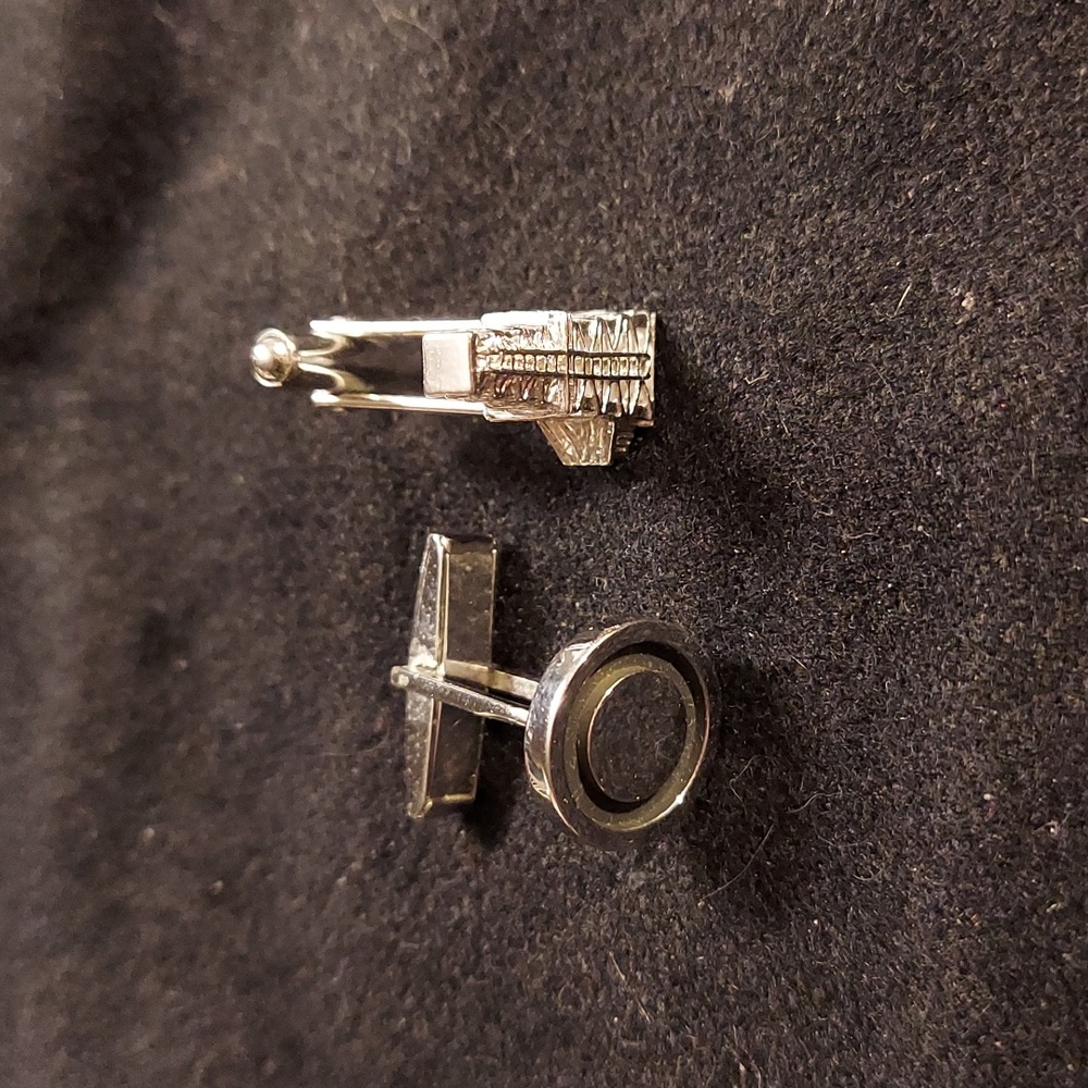 🩶 Vintage Sterling Silver Oil Derrick & Circle Cufflinks